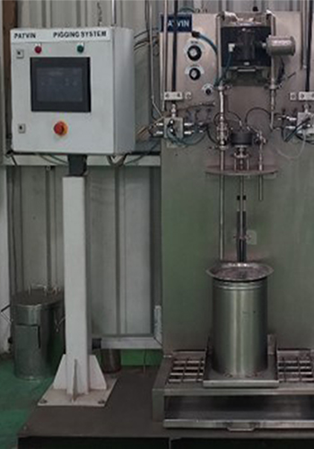 Image showing an object used in a piggable paint circulation system